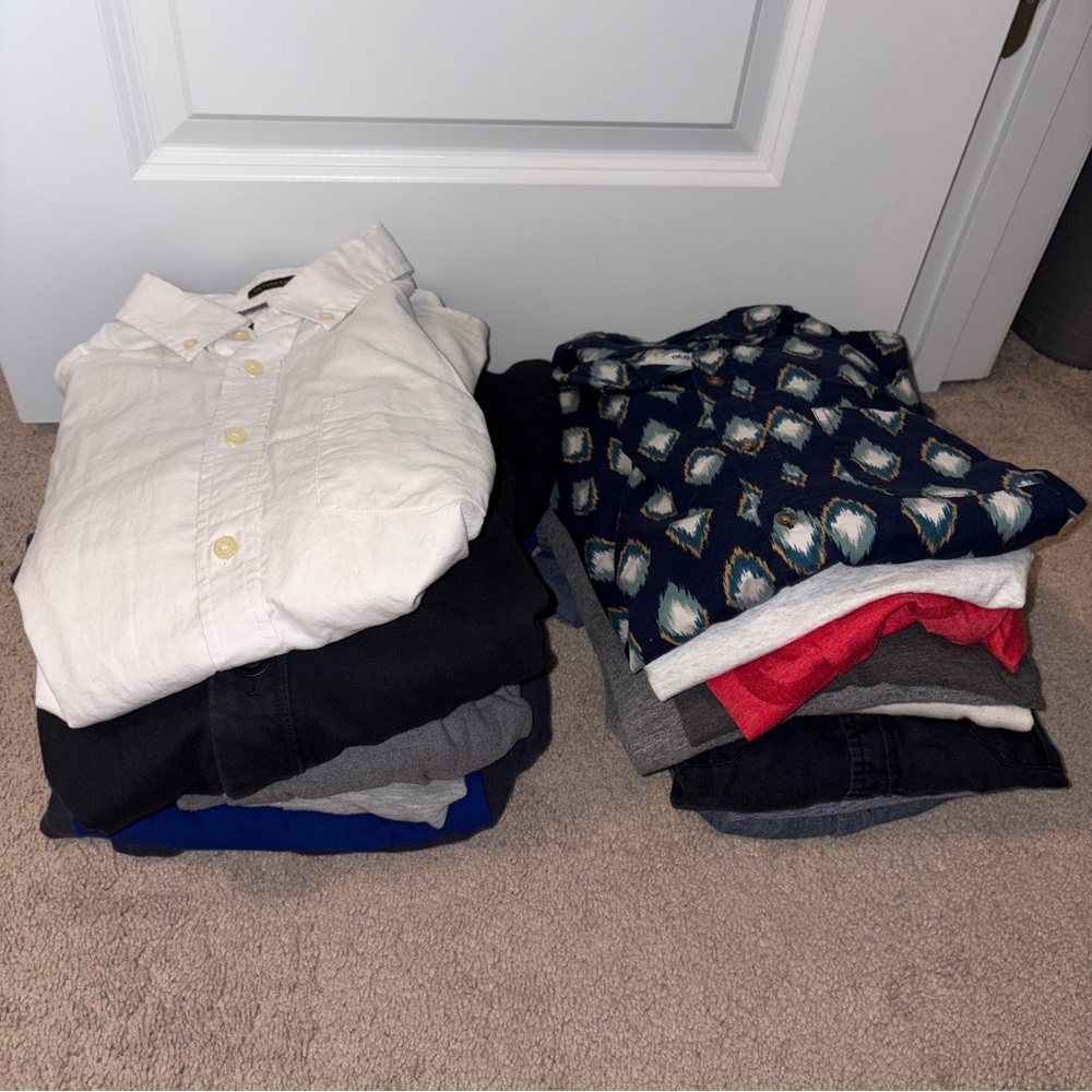 Men’s Clothing Bundle: All tops size M